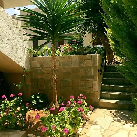Petros Village Aparthotel