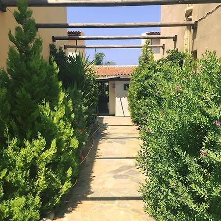 Petros Village