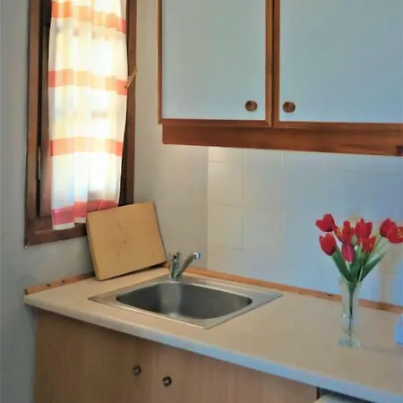 Petros Village 3*