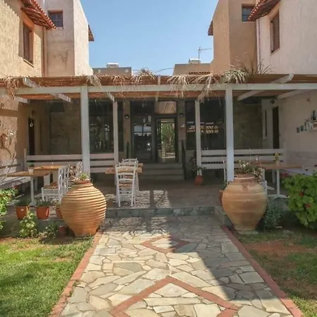 Petros Village 3*